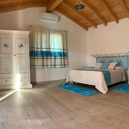 Tenute Venafiorita Loiri Porto San Paolo Екстериор снимка