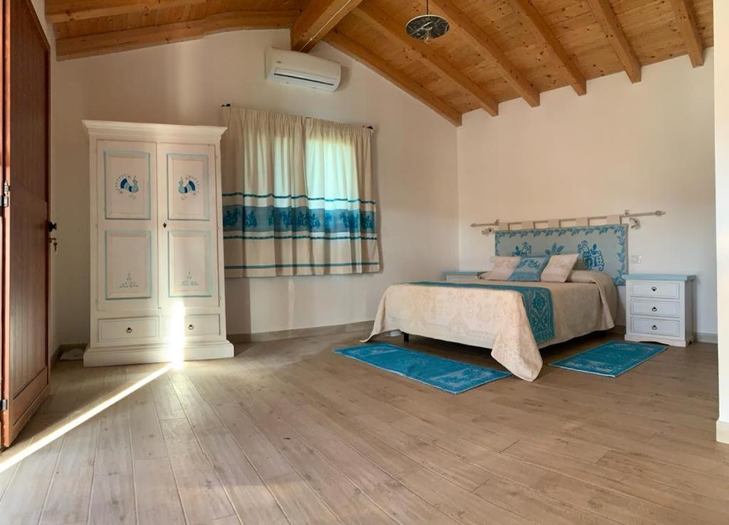 Tenute Venafiorita Loiri Porto San Paolo Екстериор снимка